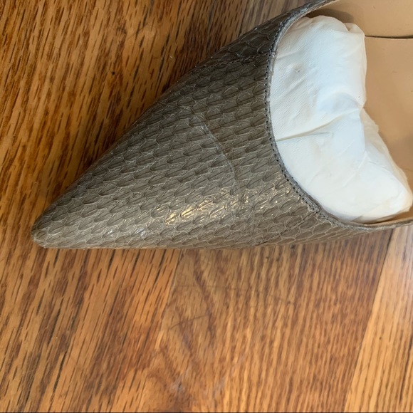 Manolo Blahnik BB105 Snakeskin Pump - Picture 10 of 16